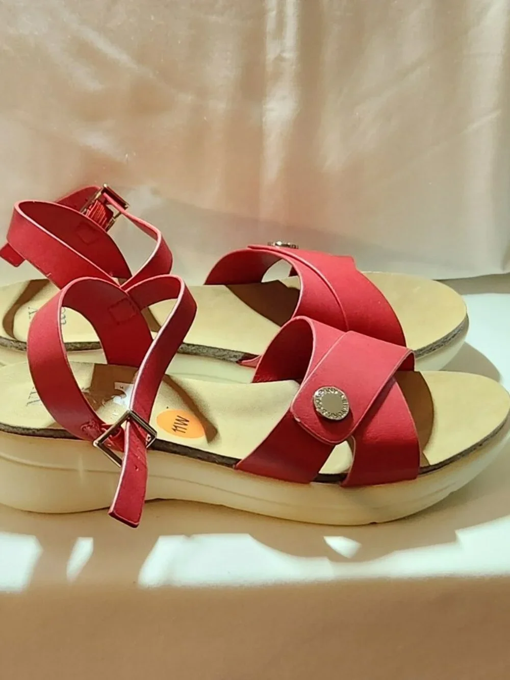 NY & C sandals red sz 11 M** NWD SEE NOTES - Picture 3 of 6